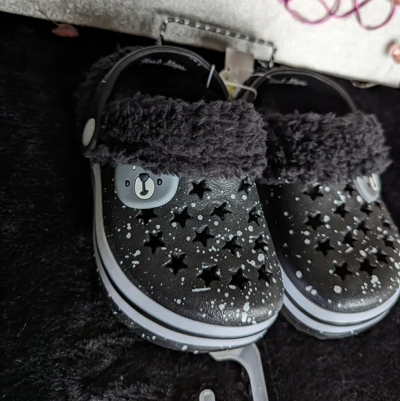 Kids Slide On Shoes - Picture 2 of 5